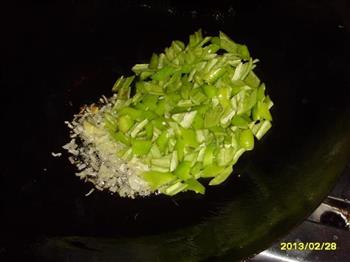 角瓜尖椒炒鸡蛋的做法步骤4