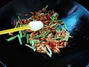 芹菜炒河虾的做法步骤7