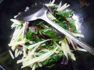 红苋菜炒土豆的做法步骤6