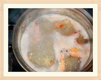 冬瓜海鲜汤的做法图解2