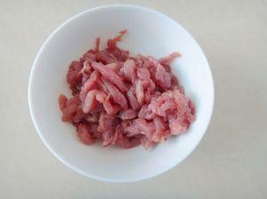 咸蒜苔炒肉的做法步骤2