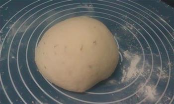 德式橄榄百里香面包的做法图解1