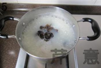 木耳鲜虾粥的做法步骤5