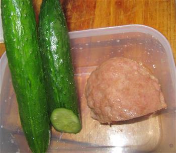 黄瓜拌午餐肉的做法图解1