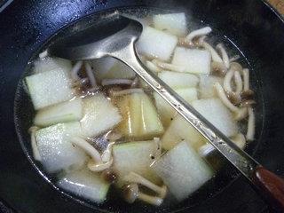 蟹味菇冬瓜汤的做法图解10