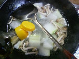 蟹味菇冬瓜汤的做法步骤7