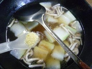 蟹味菇冬瓜汤的做法图解9