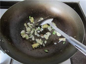 蚝油草菇牛柳的做法步骤5