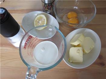 荷兰酱汁淋芦笋的做法步骤1