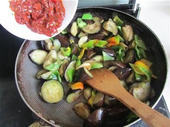 豆瓣茄子炒油条的做法步骤9