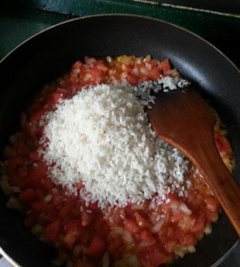 茄汁海鲜烩饭的做法图解3