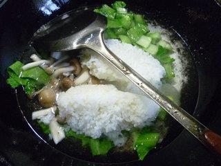 蟹味菇青菜泡饭的做法步骤6