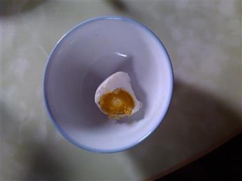 咸鸡蛋的做法图解2