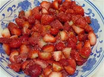 草莓果酱的做法步骤3