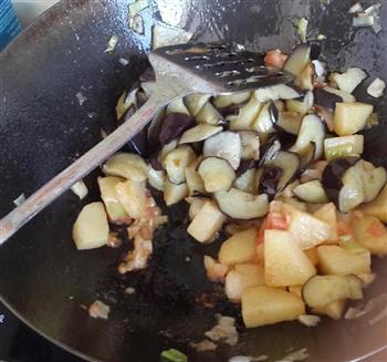 超家土豆烧茄子的做法步骤8