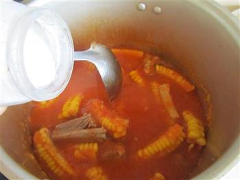 菜香玉米排骨汤的做法步骤7