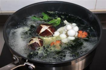鲜菇海菜素菌汤的做法图解7