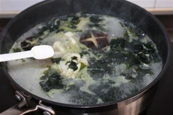 鲜菇海菜素菌汤的做法图解8