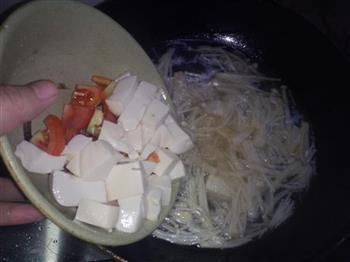 金针菇番茄豆腐汤的做法步骤5