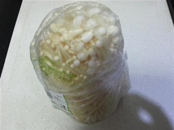 凉拌金针菇黄花菜的做法步骤2