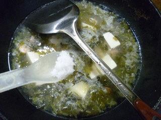 咸菜虾仁豆腐汤的做法步骤8