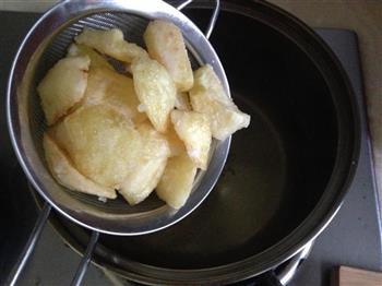 拔丝土豆的做法步骤7