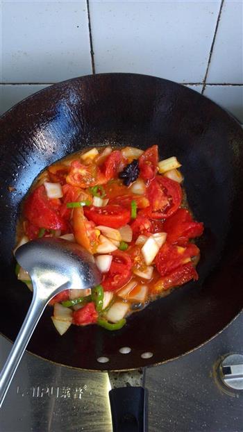 西红柿炖大锅菜的做法步骤3