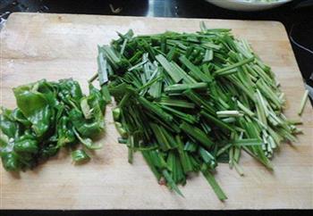 韭菜炒绿豆芽的做法步骤1