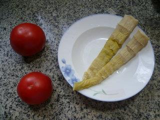 西红柿羊尾笋汤的做法图解1