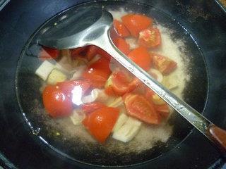 西红柿羊尾笋汤的做法图解10