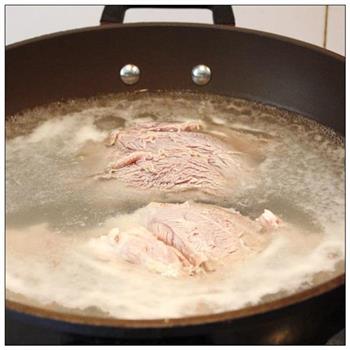 五香卤牛肉的做法步骤2
