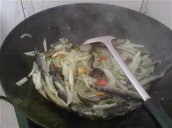 黄瓜煮泥鳅的做法步骤1