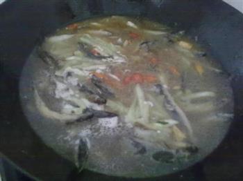 黄瓜煮泥鳅的做法步骤2
