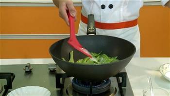 生炒水东芥菜的做法步骤5
