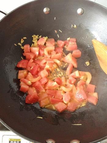 番茄炒茄子的做法步骤3