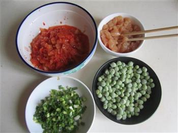 鸡肉泡菜炒饭的做法步骤2