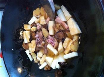 香菇鸭肉焖竹笋的做法步骤8
