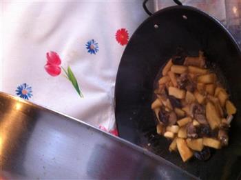 香菇鸭肉焖竹笋的做法步骤9
