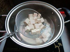 酱菜肉末豆腐的做法步骤1