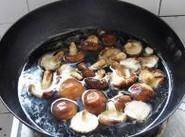 西兰花香菇烩酥肉的做法图解5