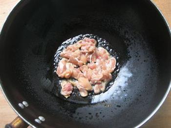 蚝油草菇鸡肉的做法步骤3