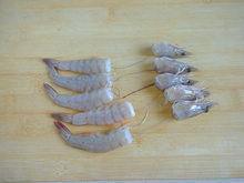 日式炸虾的做法步骤2