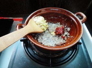 肉末茄子砂锅煲的做法步骤5