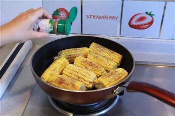 平底不粘锅烤玉米的做法步骤4