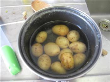 小土豆烧鸡腿的做法步骤10
