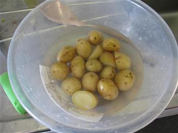 小土豆烧鸡腿的做法图解11