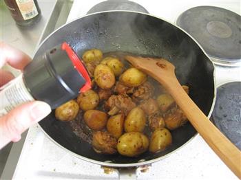 小土豆烧鸡腿的做法步骤14