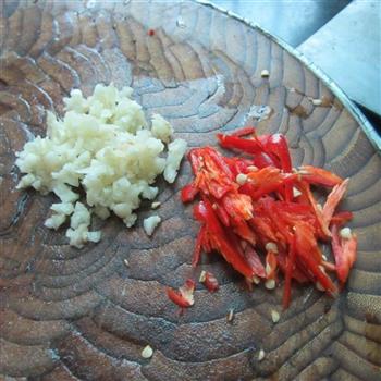 蒜米辣椒拌卤豆腐丝的做法图解5