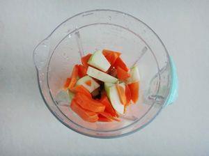 胡萝卜青苹果汁的做法步骤3