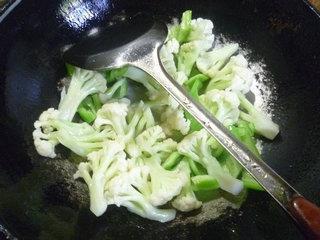青椒鹅肝花菜的做法图解8